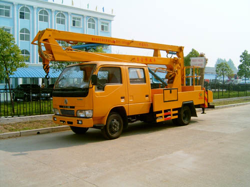 東風銳鈴雙排高空作業(yè)車