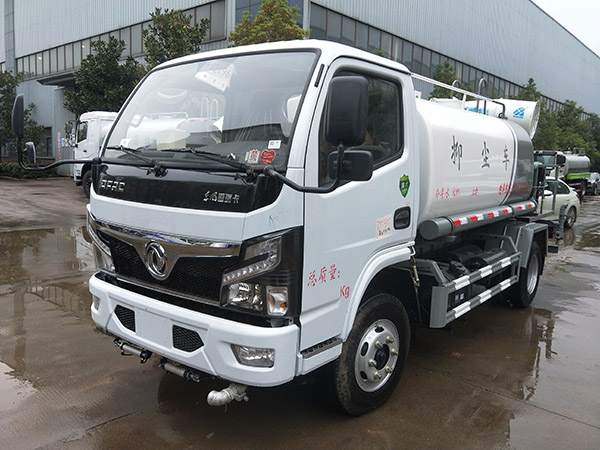 國(guó)六5噸灑水車