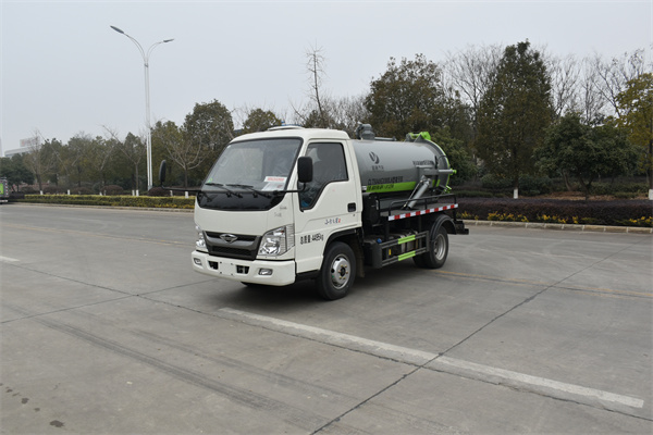 福田藍(lán)牌吸污車